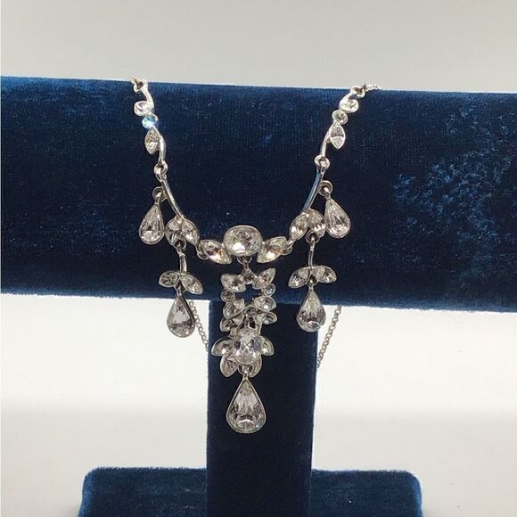Statement Necklace Silver toned and clear stone (glass?) - Picture 1 of 6
